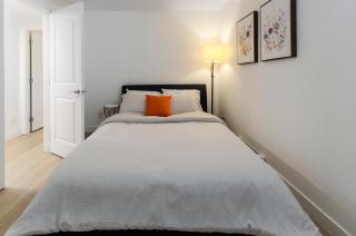 Cozy 2BR Retreat Near Lonsdale with Private Yard - 8