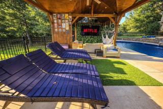 Lakefront 6BR house with Pool, Game Room & Private Pier - 7