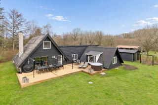 Holiday Home With Spa Sauna And Hot Tub - 0