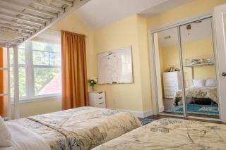 Lakefront 6BR house with Pool, Game Room & Private Pier - 8