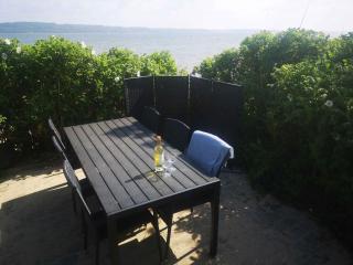 Cozy Holiday Home Located Right On The Beach - 1