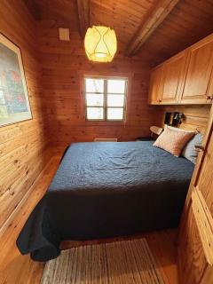 Nature Holiday In Peaceful Log Cabin By Water - 4