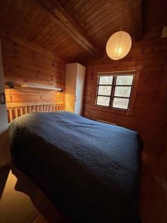 Nature Holiday In Peaceful Log Cabin By Water - 3