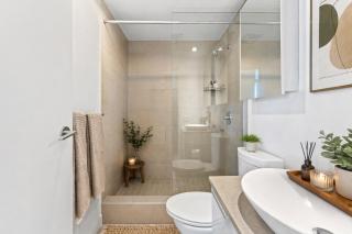 Premium 2 Bedroom Suite in Downtown Vancouver - 2