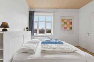 Close To The Sea Bright Apartment In Arnager - 2