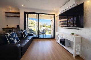 Sunshine Coastal Apartment - Walk to Beach and Wharf - 1