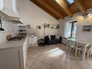 Ai Prati di TSS Cozy Apartment with Balcony and Parking - 5
