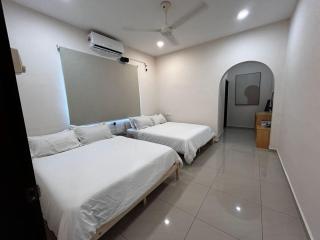 Aisha Homestay Pontian Snooker Karaoke Netflix 10pax - 6