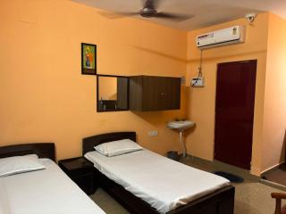 Home Stay Next to Sankara Nethralaya & Apollo Hospitals - 5