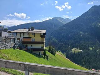 Cozy apartment with a beautiful view - 9
