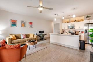 Riverwalk Balcony Views Walk to Pearl Pool Parking Option 2 Free Parking - 3