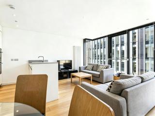 Charming Modern Central Apartment - 9
