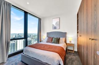 The Queensbridge - Level 51 Apartment with City Skyline Views - 3