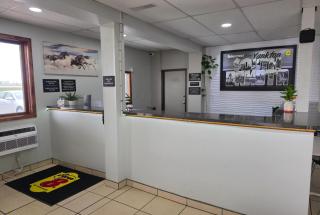 Super 8 by Wyndham Yankton - 6