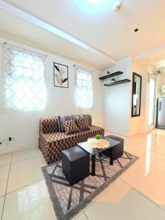 Cozy Corner Unit Balcony with Pool City View - 5