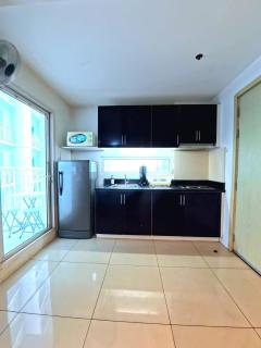 Cozy Corner Unit Balcony with Pool City View - 4