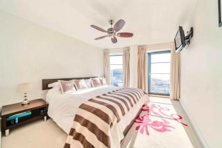Luxury 2-Bedroom Apartment in West Bay - 4