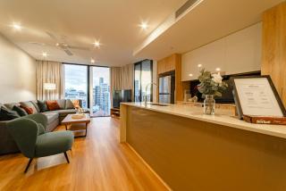 Lux 20th floor 2br 2bath, Infinity Pool, Gym, Wifi - 3