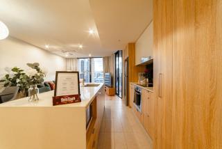 Lux 20th floor 2br 2bath, Infinity Pool, Gym, Wifi - 2