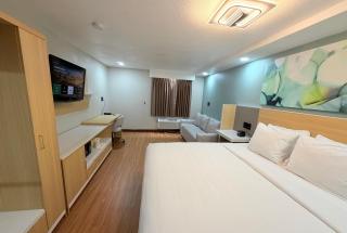 Wyndham Garden Salina Conference Center - 4