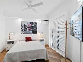 Bright 2-Bed Retreat Near Brisbane CBD - 5