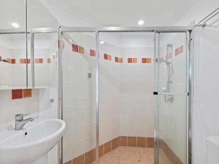 Bright 2-Bed Retreat Near Brisbane CBD - 2