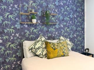 Five Bed Canterbury City Centre with Parking - 7
