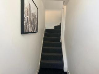 Five Bed Canterbury City Centre with Parking - 8