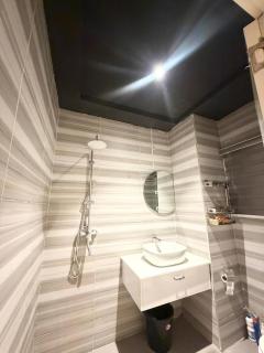1 bedroom furnished apartment for short and long stay - 9