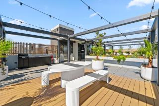 Stylish 2-Bed Stay Near Canberra Centre - 0