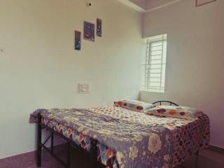 The Lake Escape - Cozy 2BHK Near Lake - 7