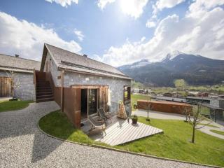Alpine Stay, Sauna & Fireplace - 2