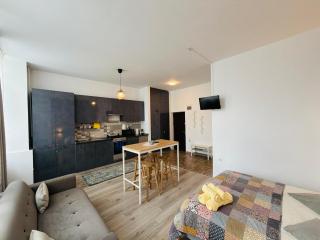 Sunny Studio Apartment - 6
