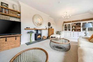 Spacious 3-Bedroom Apartment in Ambleside - 9
