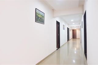 FabHotel Vardhan Plaza - 6