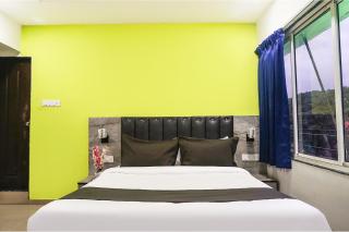 FabHotel Vardhan Plaza - 4