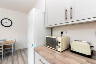Durham 2BR Home Ideal for Contractor Stays - 1