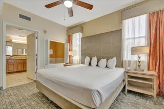 2BR Sleeps 6 Pool Hot Tub Arcade 10 Mins to Disney - 4