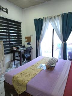 Affordable AC Room near Basdaku white beach in Moalboal - Homestay in Moalboal Cebu - 8
