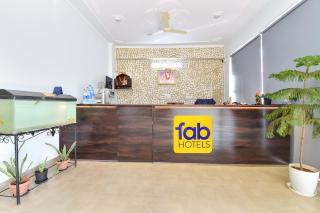 FabHotel Hans - 8