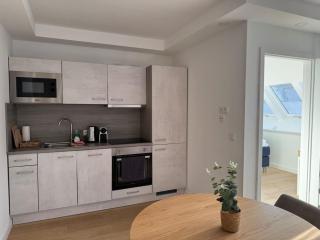 Cozy Central Apartment with Wooden Accents & Terrace l JOS16 - Viena - 6