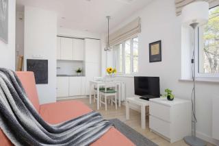 Functional & Modern Apartment Close to the Capitol Theater by Noclegi Renters - 0