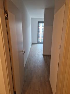 Stylish Apartment Near City Center with Parking - 3
