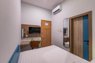 Front One Budget Hotel Tirtonadi Solo - 7