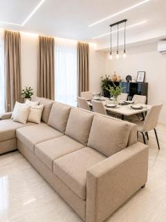 La Casa de Armenie - Large 3-Bedroom Apartment, 2 Bathrooms, Balcony - 9