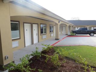 Scottish Inn & Suites Baytown - Baytown - 9