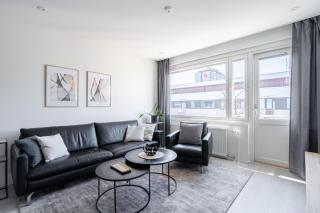 Top Floor Luxury - 2BR Scandi Home in City Center - 3