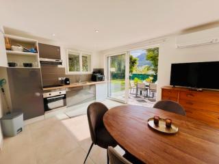 Eccica - Bottom of villa, quiet garden, and pool - 0