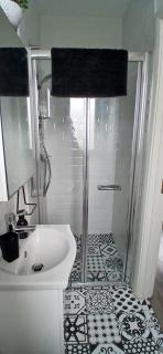 Cozy Double Ensuite Room - 5