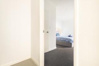 Immaculate and stylish 3 Queen Beds Modern home - 8